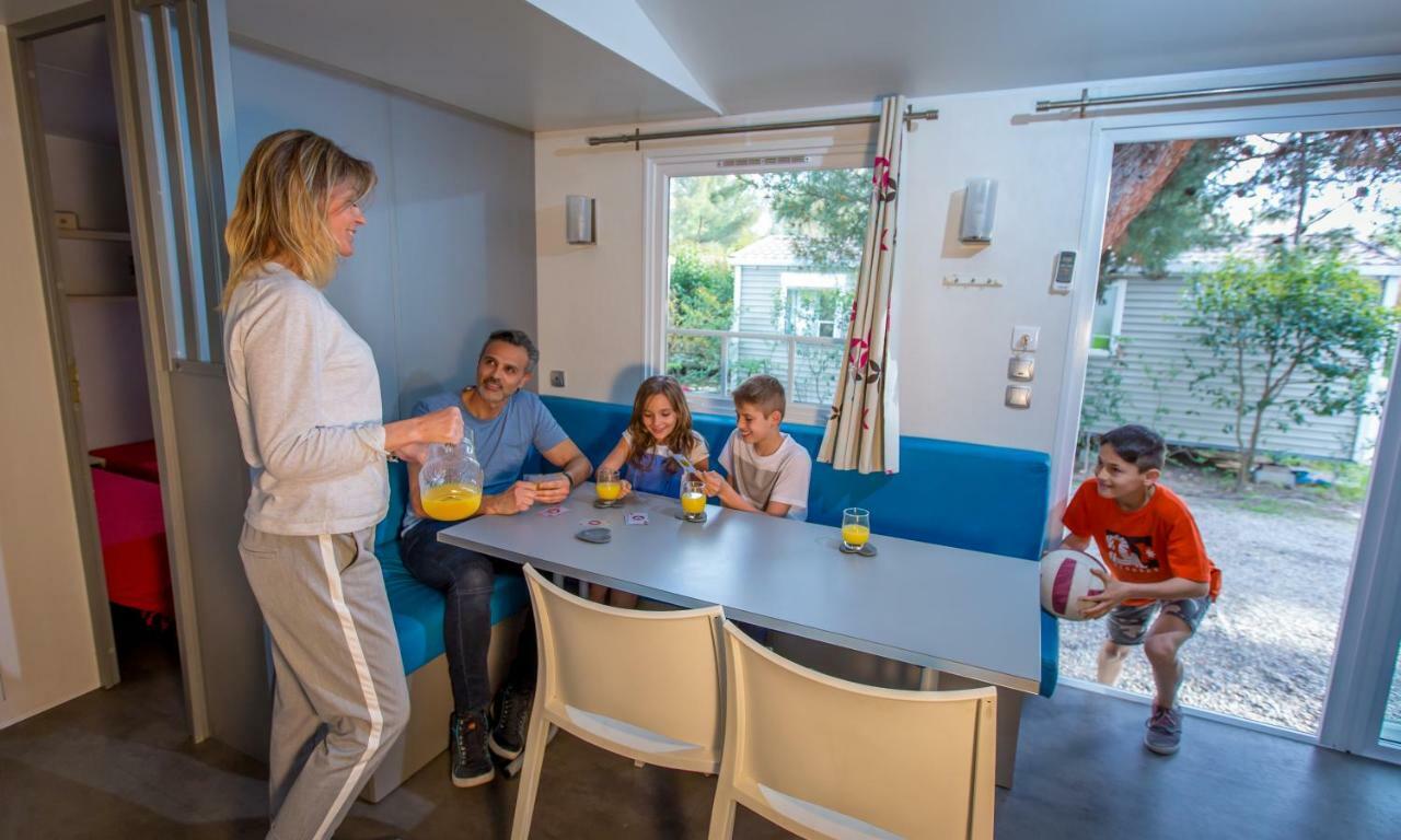 Camping Marina Plage Vitrolles  Exterior photo